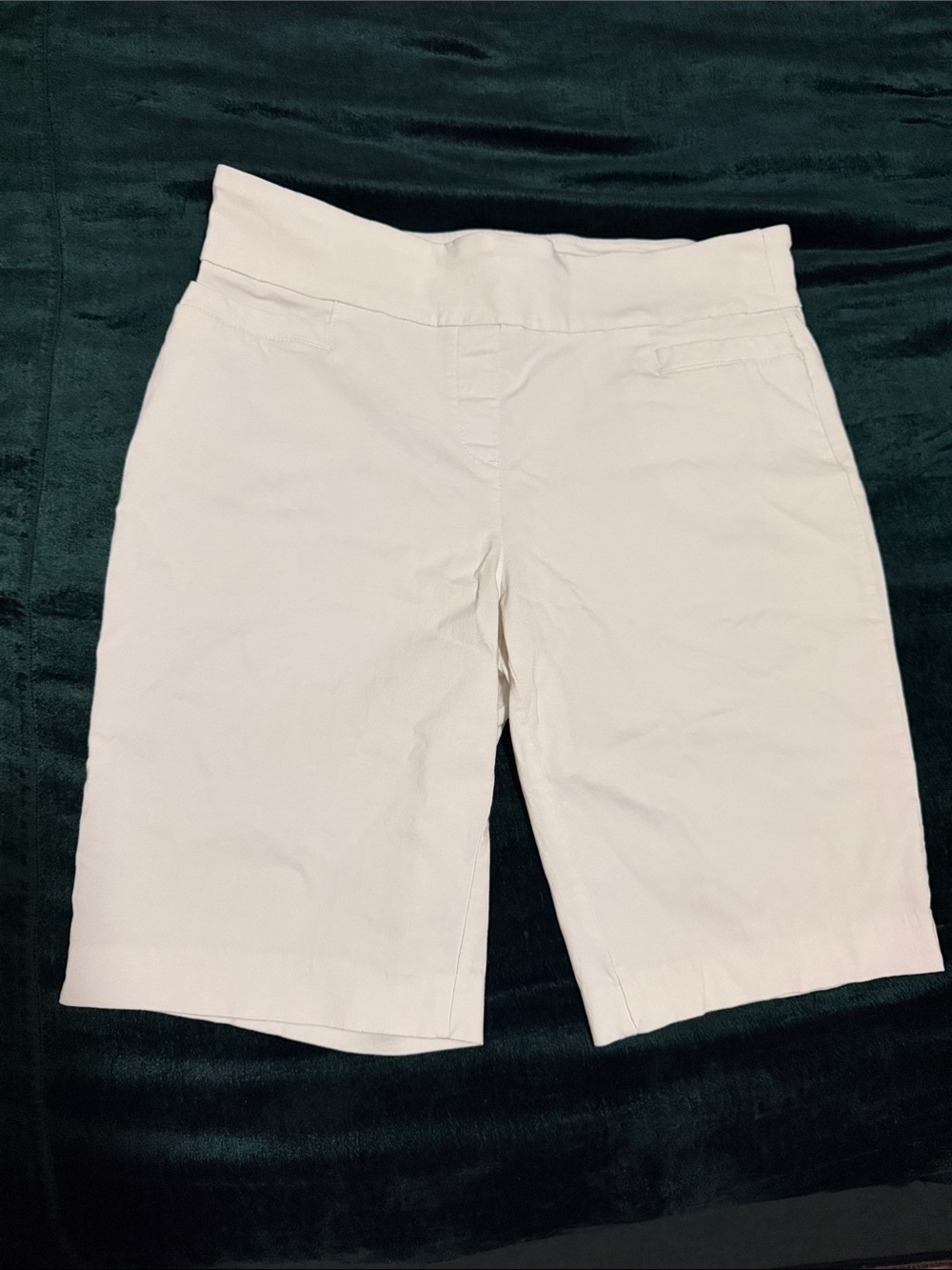 Dana Buchman Off White Bermuda Shorts